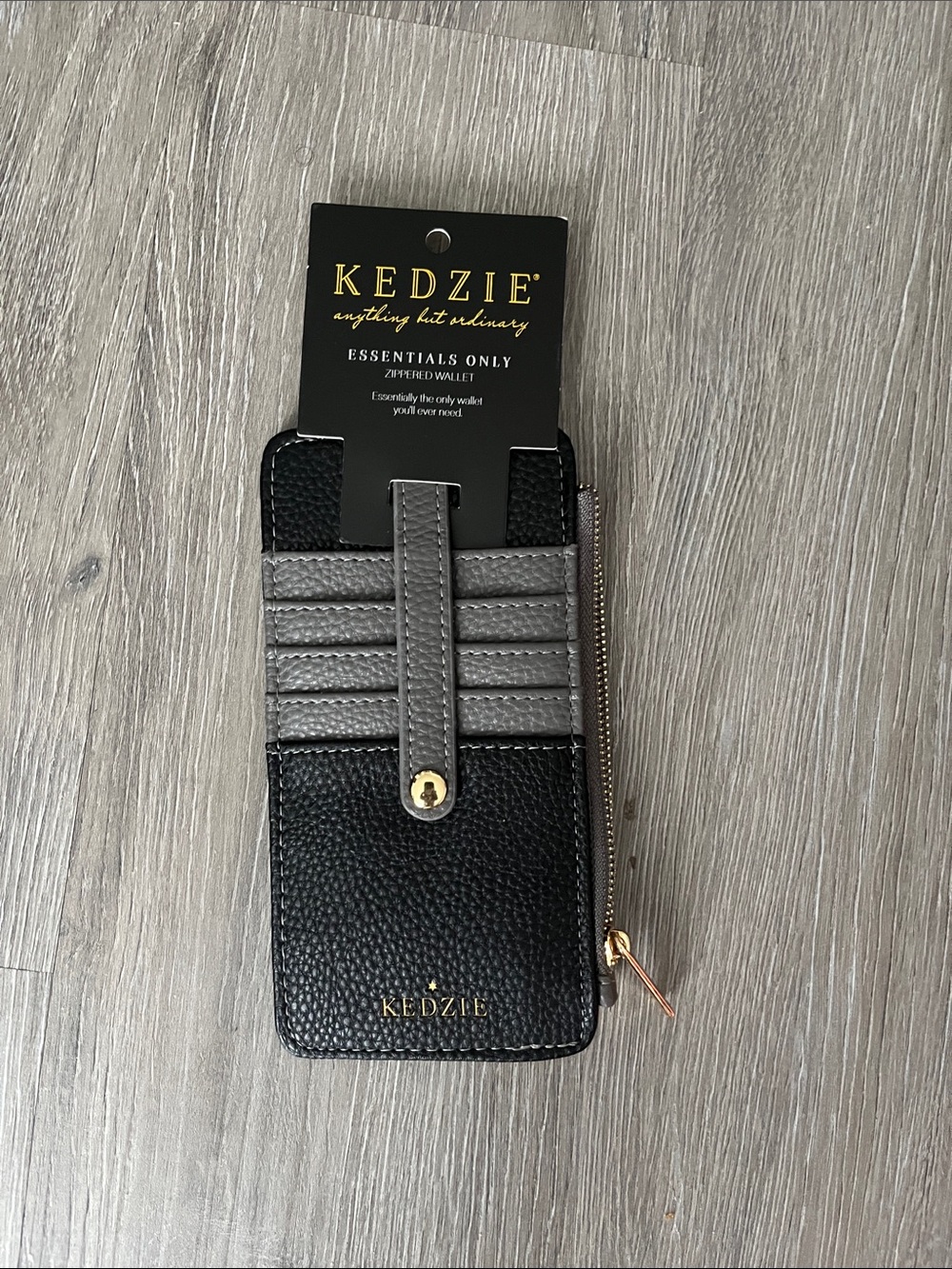 Kedzie Black & Gray Pebbled Card Wallet with ID Window NWT